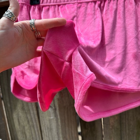 Juicy Couture Velvet Plush Elastic Waist Pull On Bedazzled Butt Lounge Shorts - Picture 2 of 7